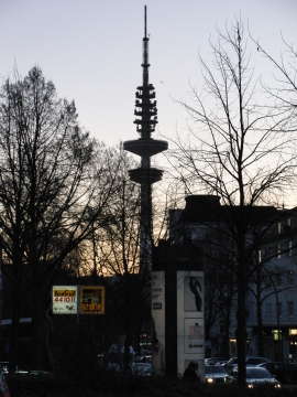 Noch einhundert Meter bis zum Abaton Kino in Hamburg (foto: zoom)