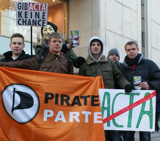 Die Sauerländer Piraten auf der Anti-ACTA-Demo in Dortmund (foto: florian otto)