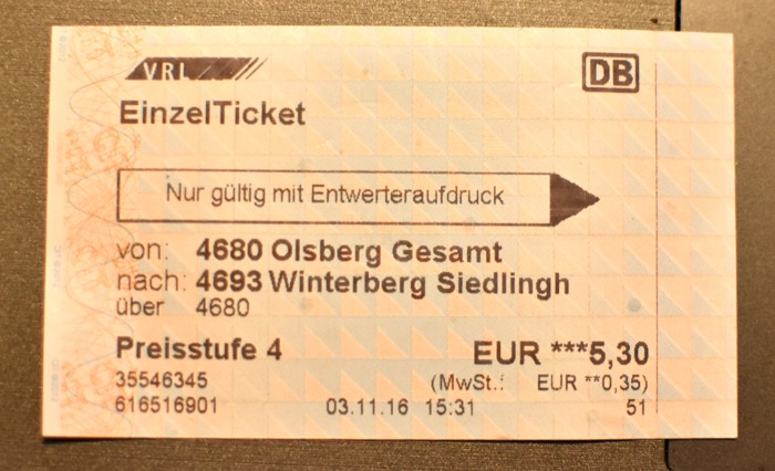 Für eine einfache Fahrt in die Nachbarstadt muss ich 5,80 bezahlen. Eine Station mit der Bahn. Hin- und Zurück 11,60 € - ohne mich. (foto: zoom)